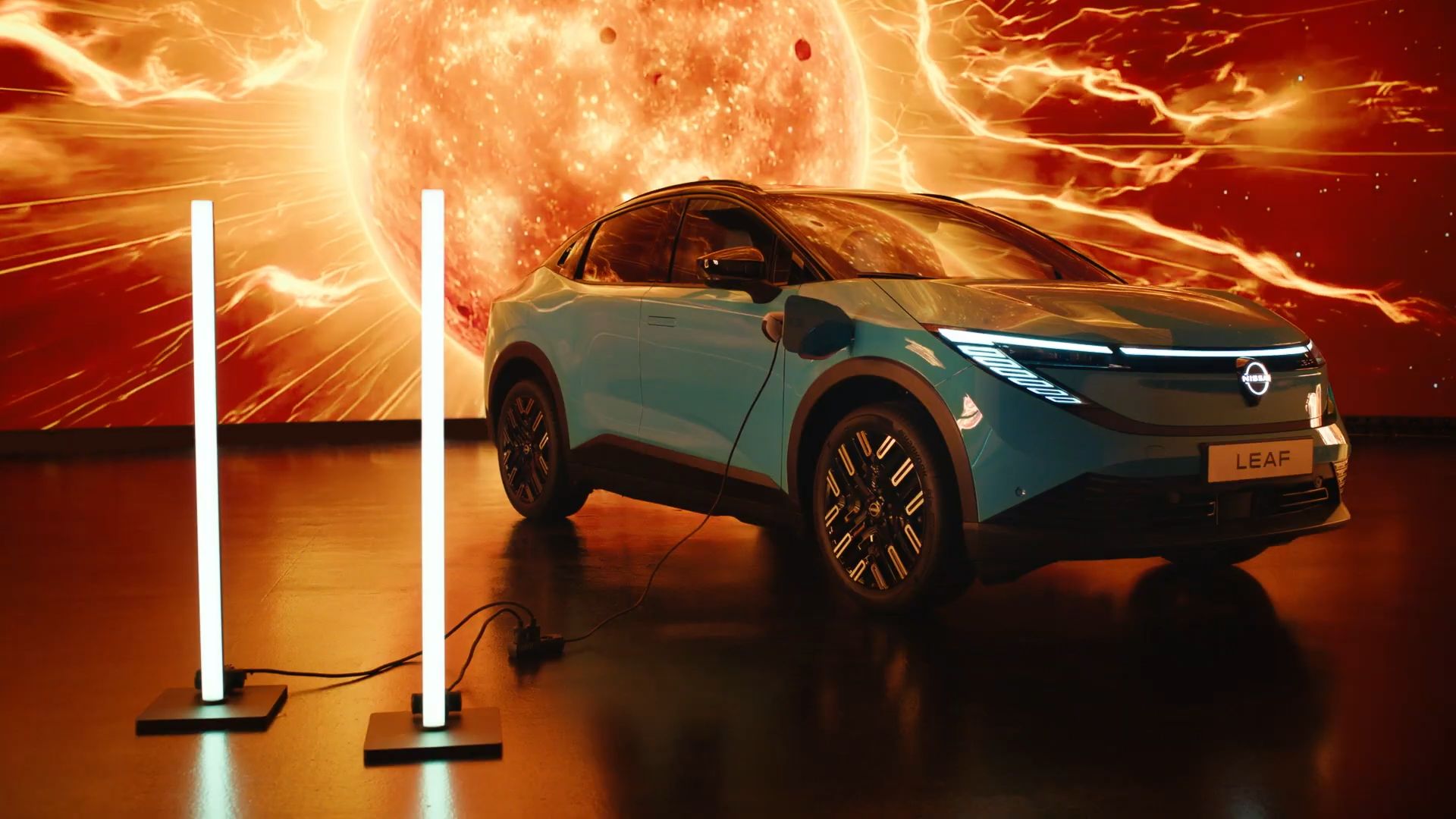 Más de 80 fondos (plates) en vídeo promocional de marca